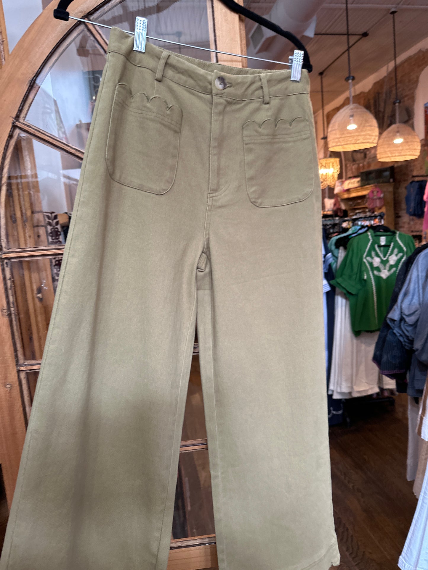 Olive Scallop pants