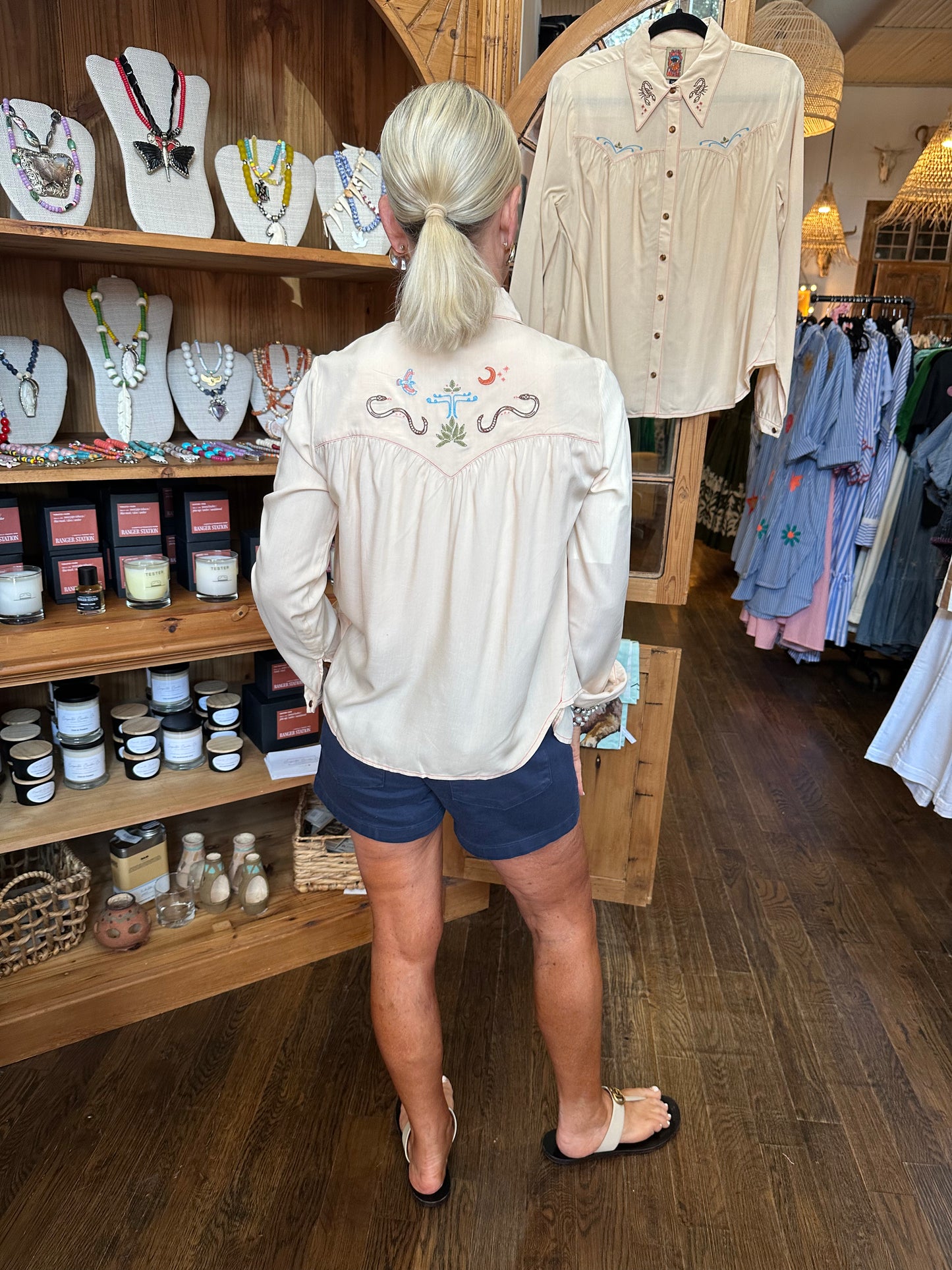 Cream Desperado Pearl snap top