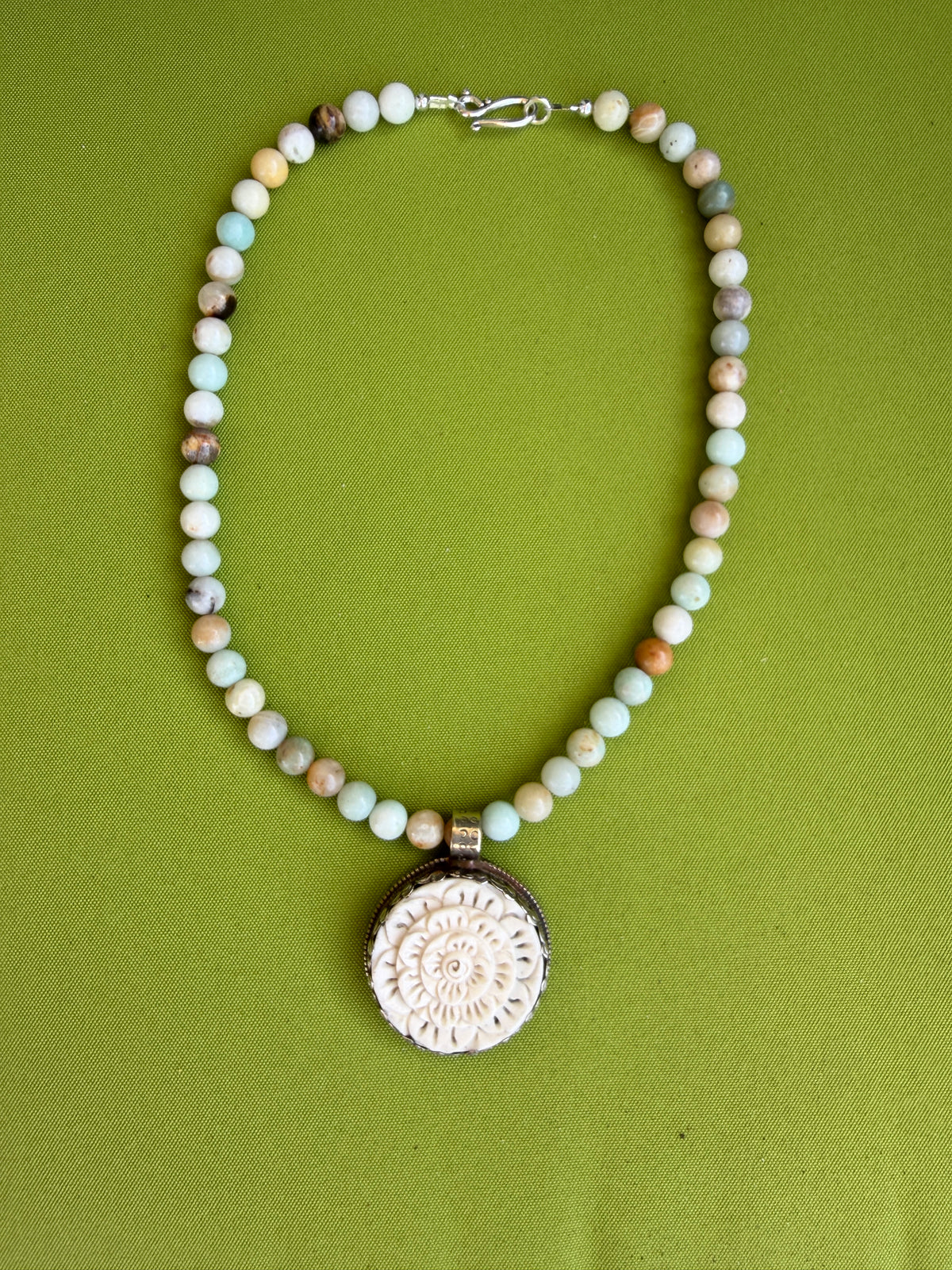Blue multi-color flower necklace