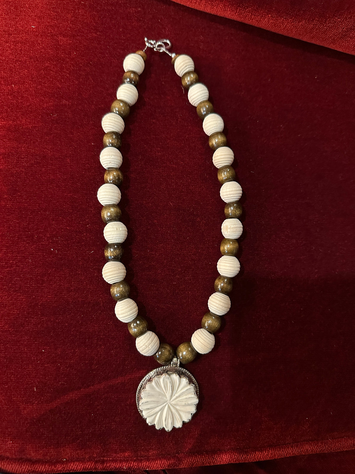 brown and cream flower necklace