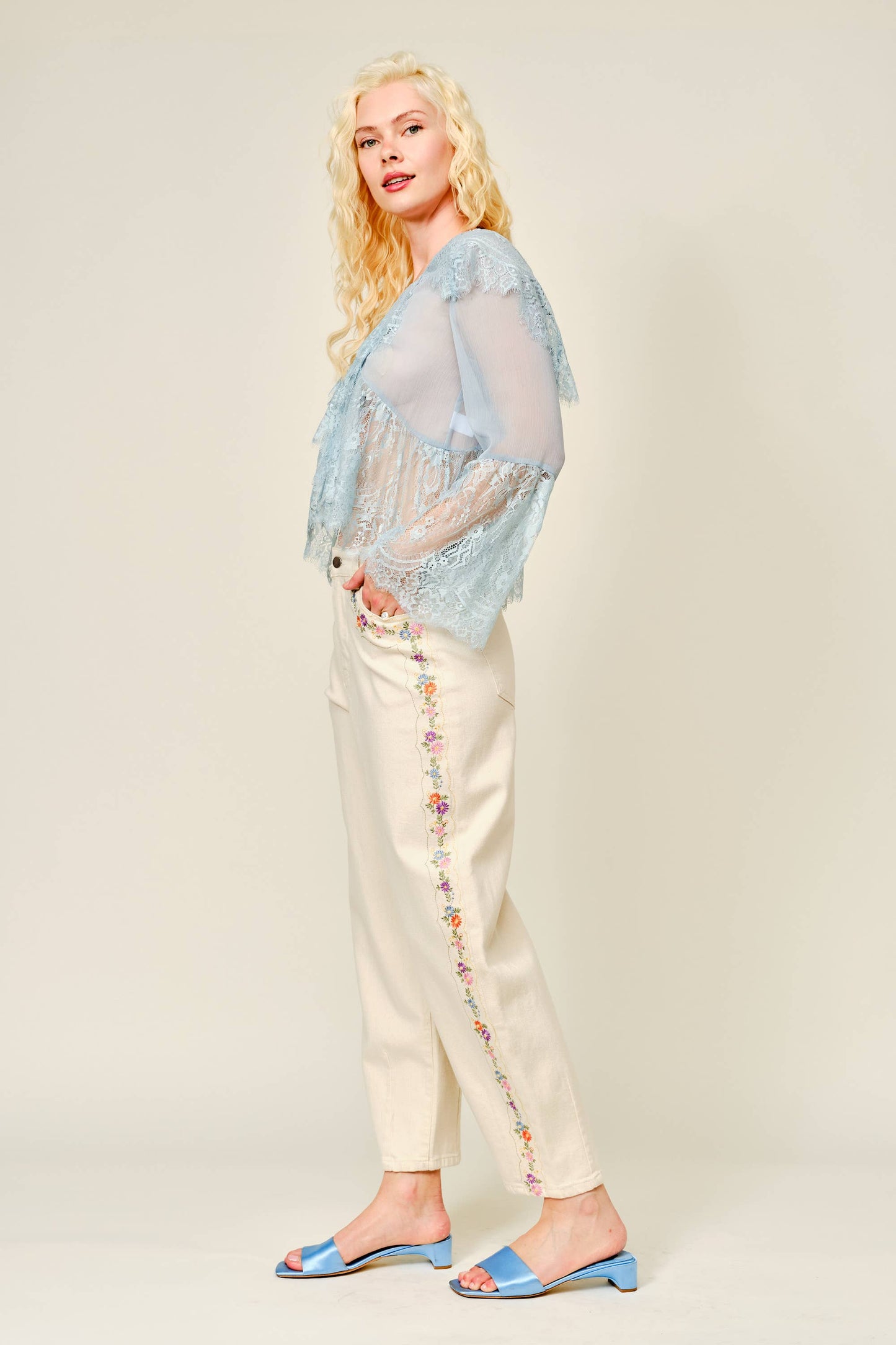 High Waist Floral Embroidered Jeans