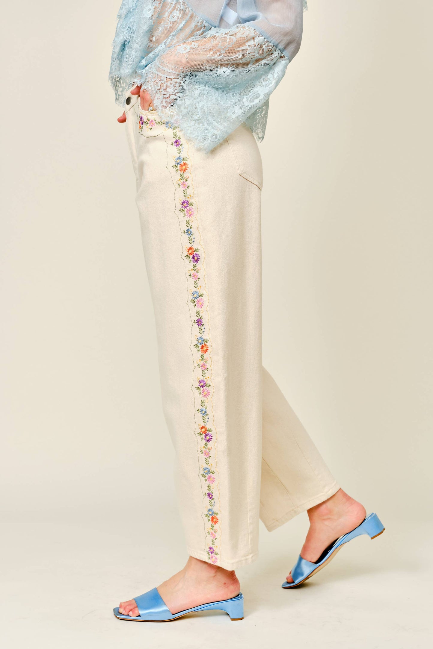 High Waist Floral Embroidered Jeans