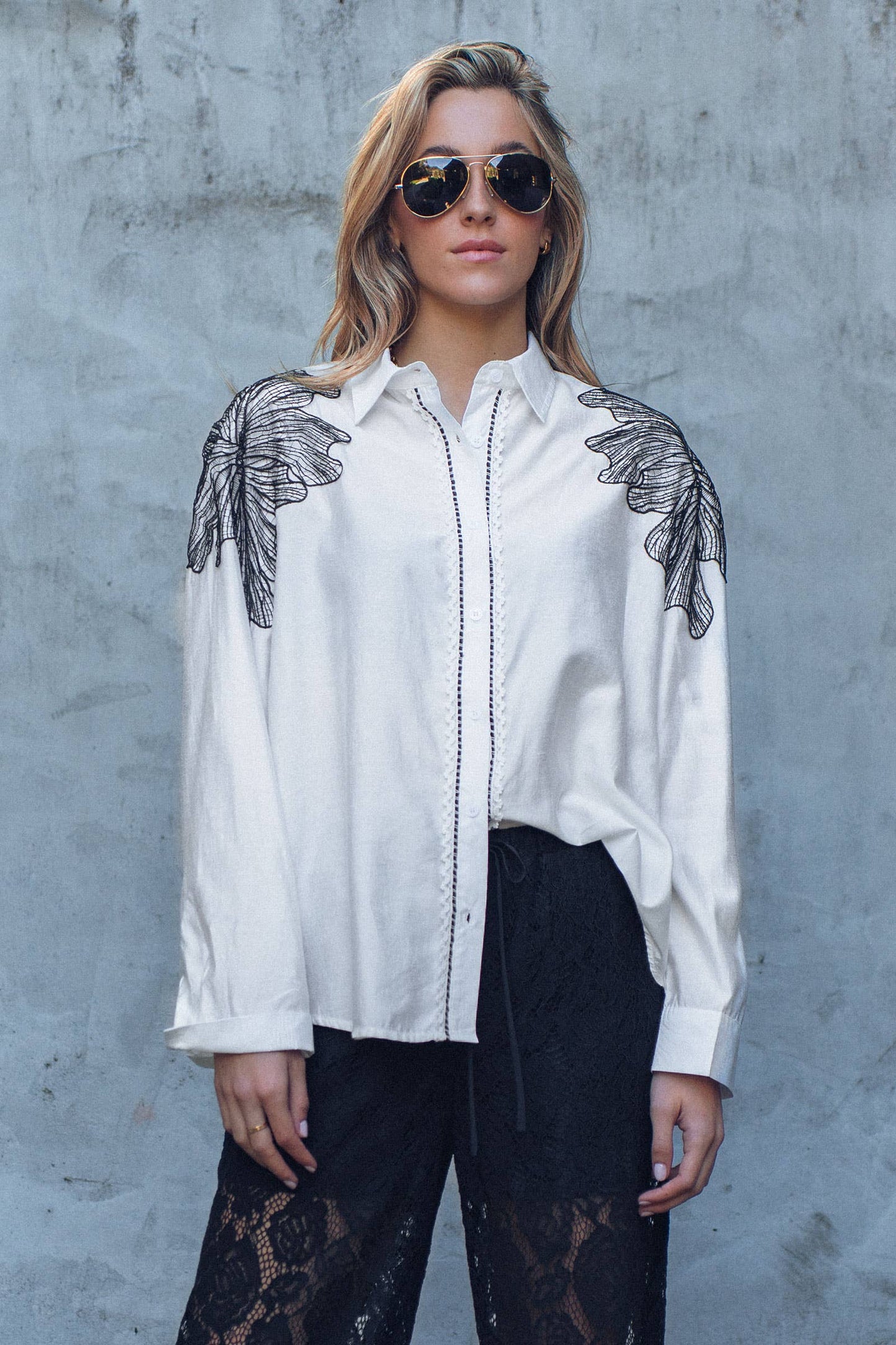 Urban Daizy - Embroidered Leaf Shoulder Tencel Shirt