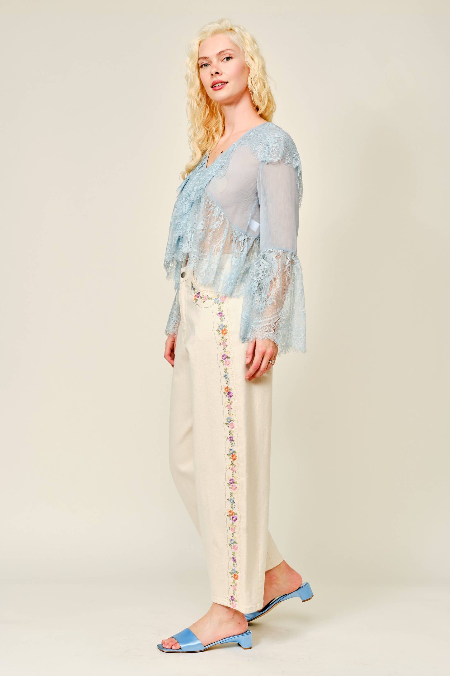 High Waist Floral Embroidered Jeans