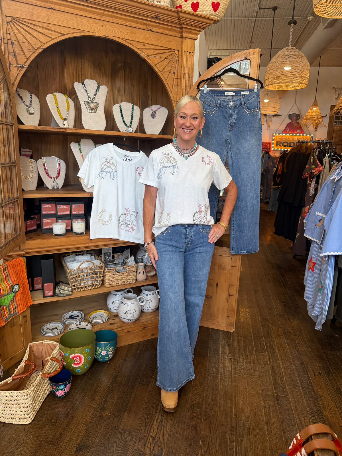 ROPING COWBOY EMBROIDERY TEE