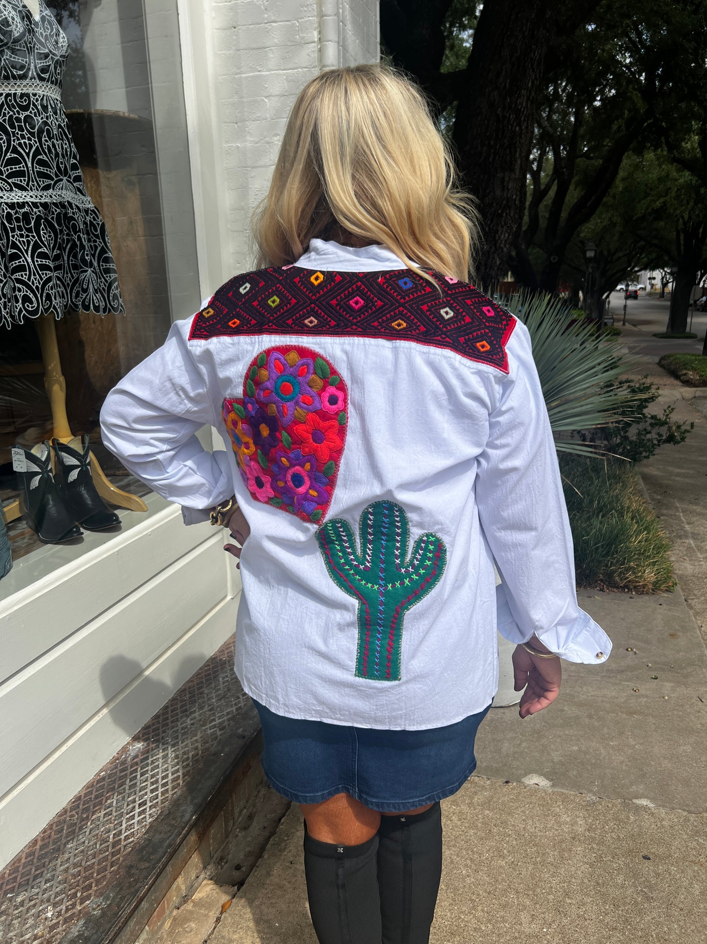 Utility Shirtw/embroidered Heart n cactus (white)
