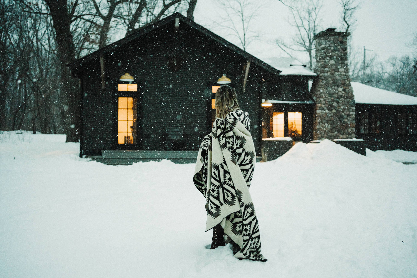 Beyond Borders Collective | Quichua Blanket - Onyx Black